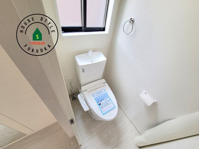 福岡市南区和田2丁目第1-2棟（1号棟）のトイレ|温水洗浄便座を完備しております。2ヶ所にトイレがあるのは朝の慌ただしい時間も安心です。