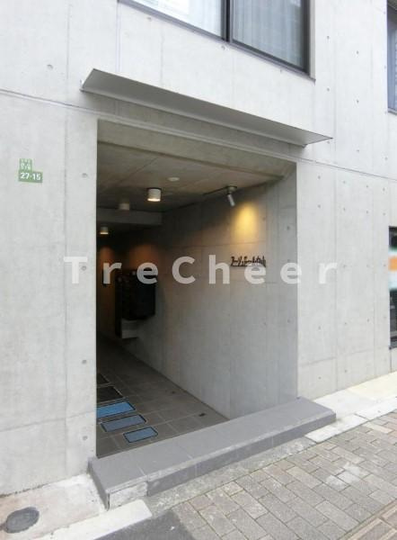 アージュドール白山のエントランス