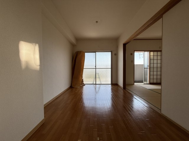 上野坂ハイツの居間・リビング