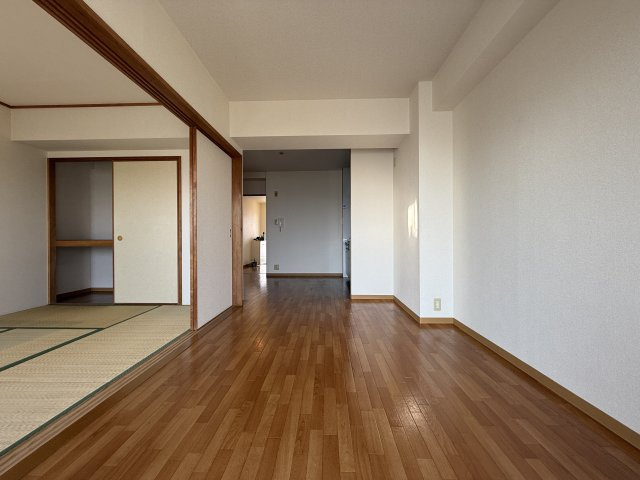 上野坂ハイツの居間・リビング