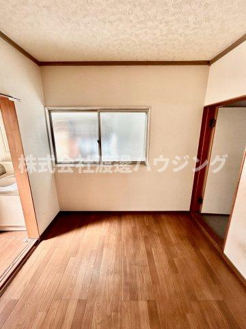 TC北条建物向かって右の内装