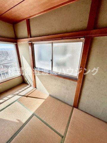 TC北条建物向かって右の内装