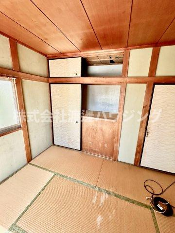 TC北条建物向かって右の収納