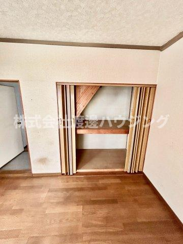 TC北条建物向かって右の収納