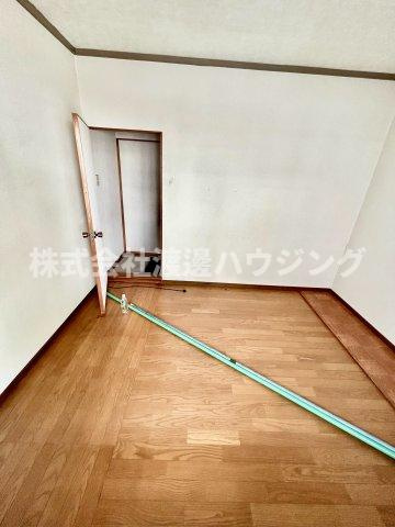 TC北条建物向かって右の寝室