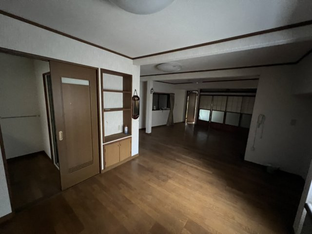 本町戸建て　国登録有形文化財の居間・リビング