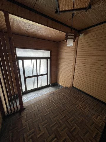 本町戸建て　国登録有形文化財の玄関