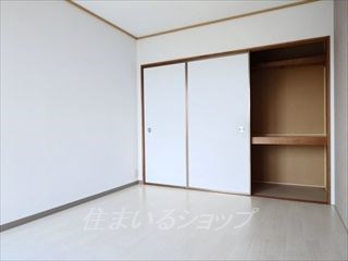 広島市安佐北区口田南１丁目のアパートの寝室