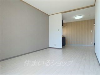 広島市安佐北区口田南１丁目のアパートの居間・リビング