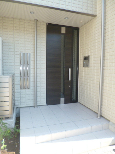 メゾン パーシモンのエントランス|★オートロック付きのエントランス★