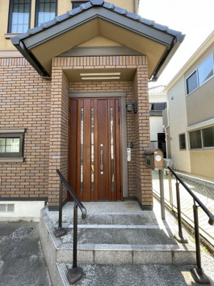 富士見市関沢３丁目戸建のエントランス