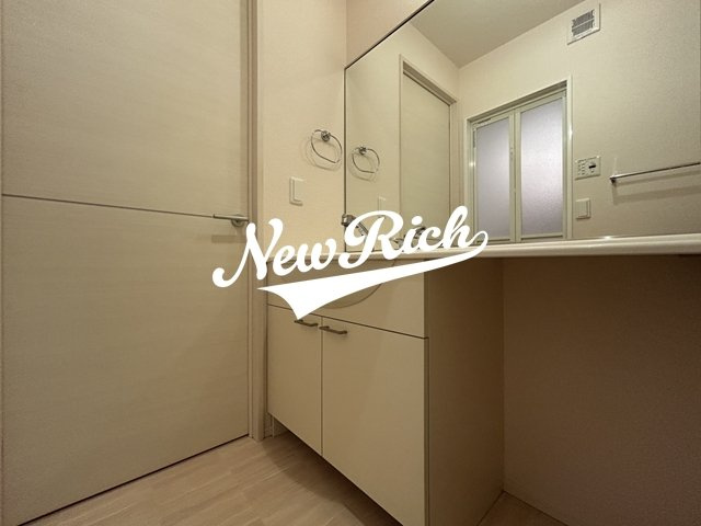 前橋市三俣町３丁目のアパートの独立洗面台