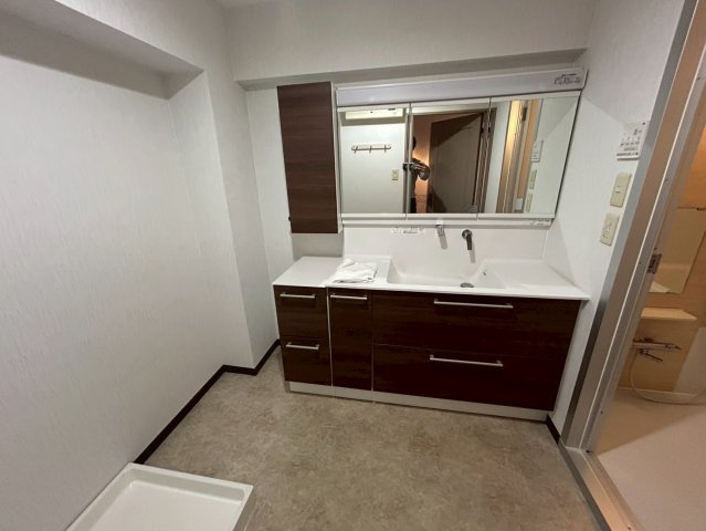 ダイアパレス千葉桜木　中古マンションの独立洗面台