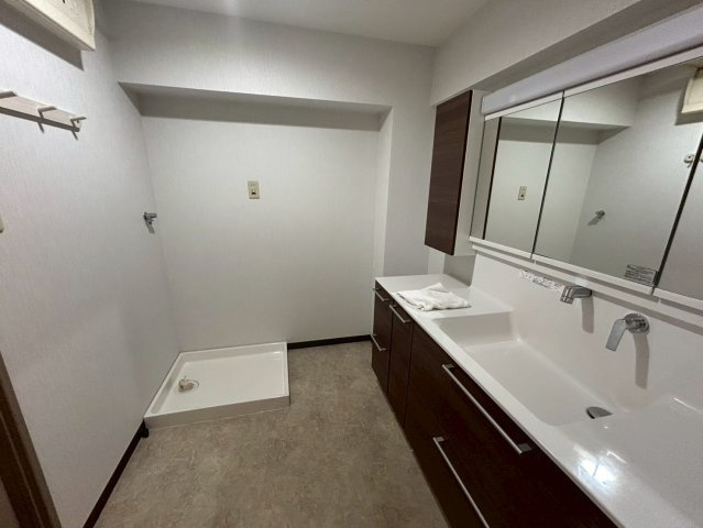 ダイアパレス千葉桜木　中古マンションの独立洗面台