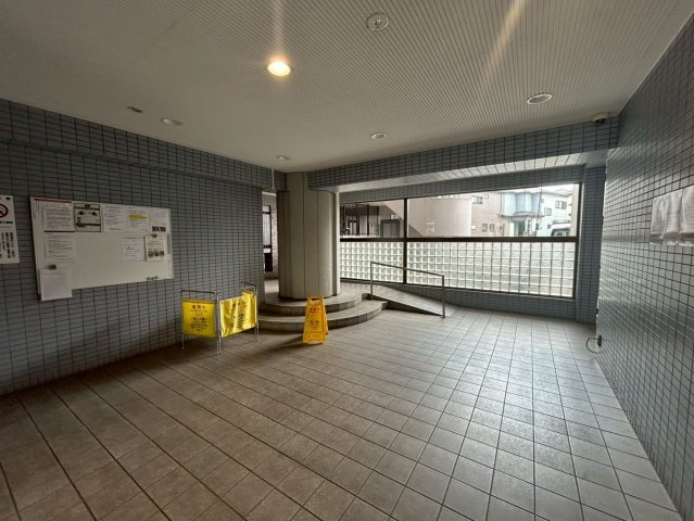 ダイアパレス千葉桜木　中古マンションのエントランス