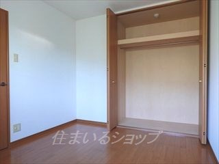 ユーミー尾和の寝室|クローゼットあり