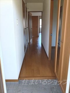 ユーミー尾和の玄関|ミラー付き大型シューズボックスあり