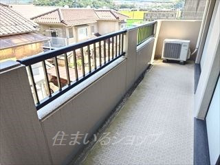 ユーミー尾和のバルコニー