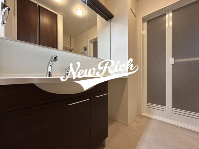 前橋市後閑町のアパートの独立洗面台