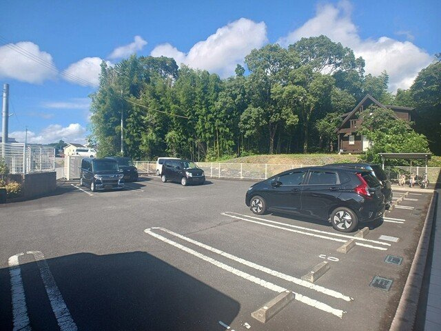 クラリオン　ヒルズの駐車場