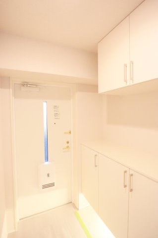 【玄関】 | レークサイド野多目 | 収納力に優れた玄関でいつでも片付いた状態でお客様を迎えられます