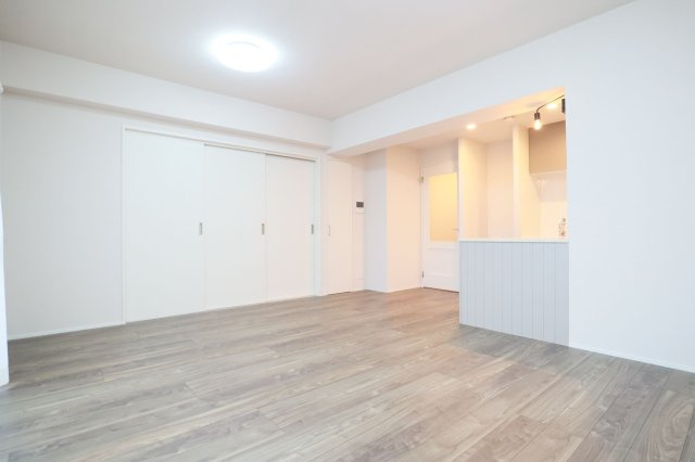 【居間・リビング】 | レークサイド野多目 | 使い易い広々としたLDKで、各部屋も安らぎをもたらすプライベート空間です