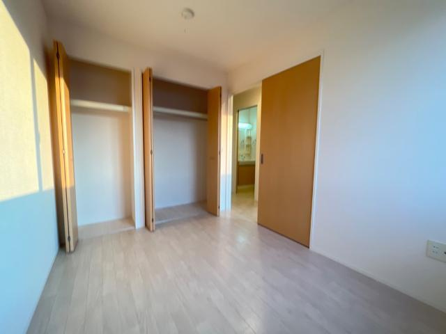 ルーク・マコーリーの内装|室内