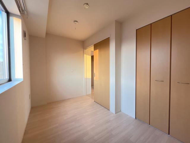 ルーク・マコーリーの内装|室内