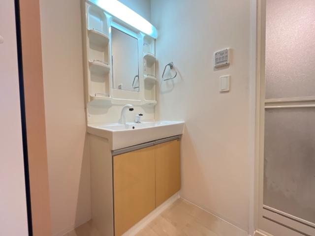 ルーク・マコーリーの洗面所|洗面