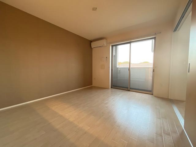 ルーク・マコーリーの内装|室内