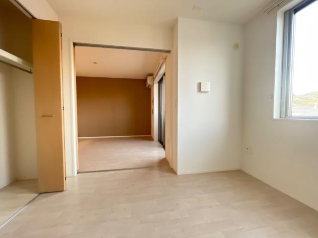 ルーク・マコーリーの内装|室内