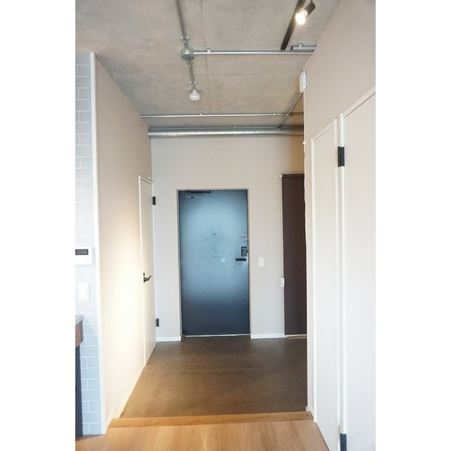 デュオフラッツ西新WESTの玄関