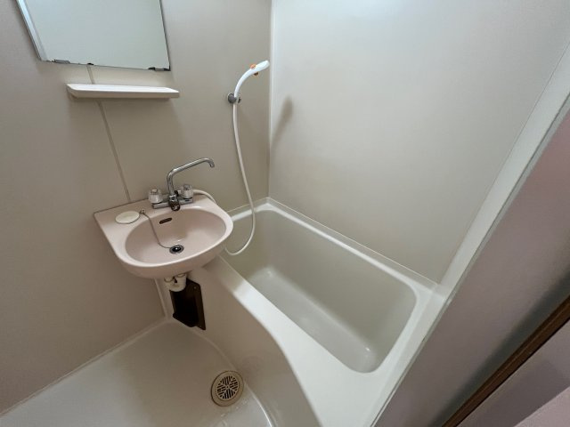 メビウス香里レジデンスの浴室