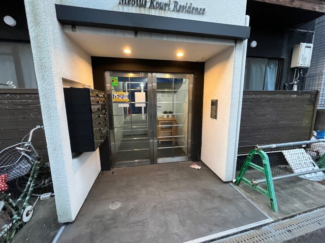 メビウス香里レジデンスのエントランス