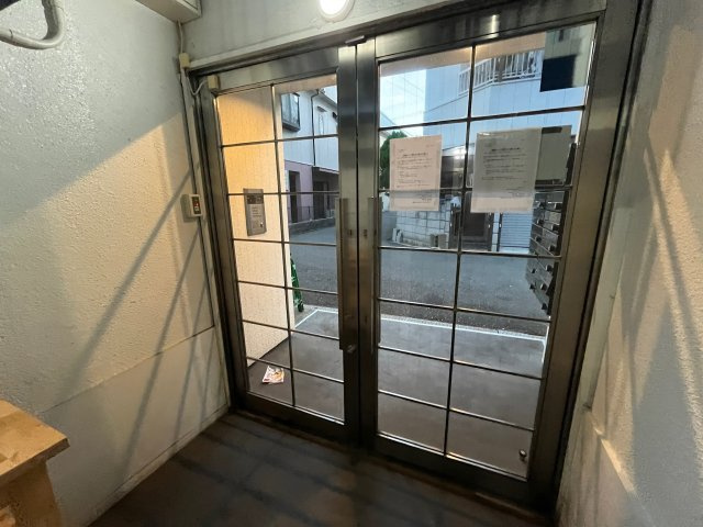 メビウス香里レジデンスのエントランス