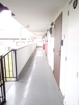 玄関前の様子です♪
