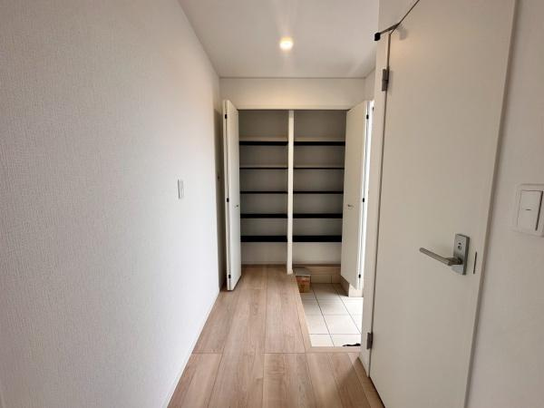 和歌山市新庄第3-4号棟　新築戸建の玄関