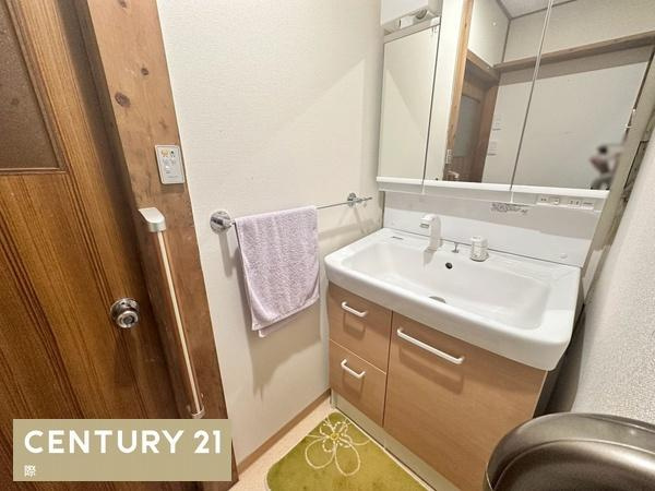 紀の川市東野　中古戸建の独立洗面台