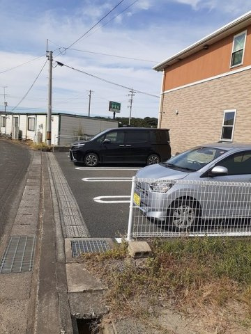 ソラーナの駐車場