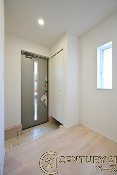 クレイドルガーデン田町 １号棟 ／新築一戸建の玄関|■現地撮影写真■すっきりとした明るい玄関が家族やお客様を迎えてくれます！