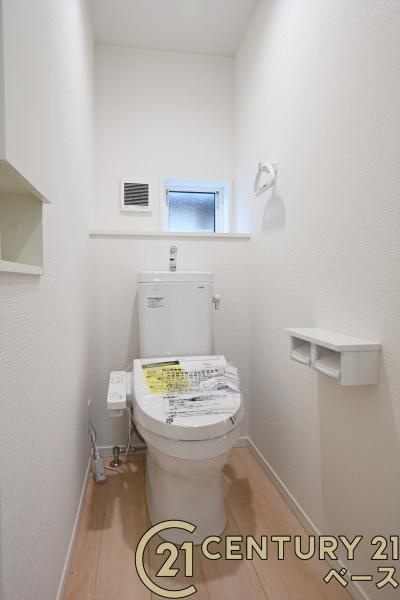 クレイドルガーデン田町 １号棟 ／新築一戸建のトイレ|■現地撮影写真■１・２階ともに清潔感ある綺麗なお手洗を完備！