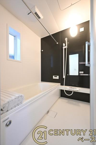 クレイドルガーデン田町 １号棟 ／新築一戸建の浴室|■現地撮影写真■ゆったりしたサイズの浴室！足を伸ばしての入浴は疲れも癒してくれます！