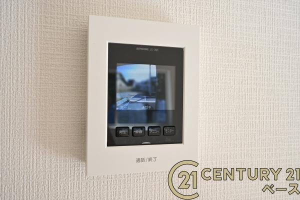 クレイドルガーデン田町 ２号棟 ／新築一戸建の内装|■現地撮影写真■ＴＶモニター付きインターホンで防犯対策もバッチリ！来客も一目でわかり安心です！