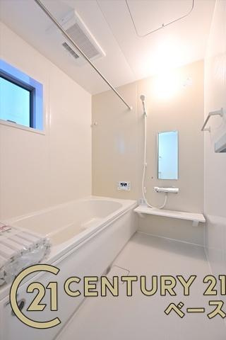 リーブルガーデン田井庄町 ２号棟 ／新築一戸建の内観：施工例|■床は水ハケが良く、乾きやすいのでカビの発生も軽減！嬉しい浴室乾燥機付です！■