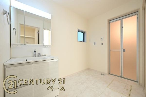 リーブルガーデン田井庄町 ２号棟 ／新築一戸建の内観：施工例|■フチなし＆トルネード洗浄でお掃除も楽らく！ウォシュレット付きです！■