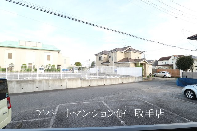 ドエルキクの駐車場