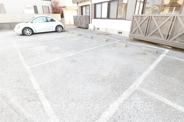 ドエルキクの駐車場