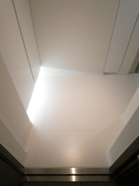 リバーレ麻布十番の玄関