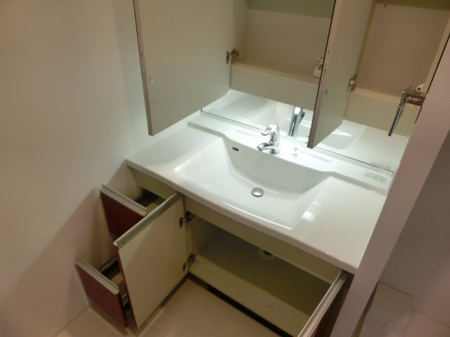 大阪ひびきの街・ザ・サンクタスタワーの独立洗面台|イメージ