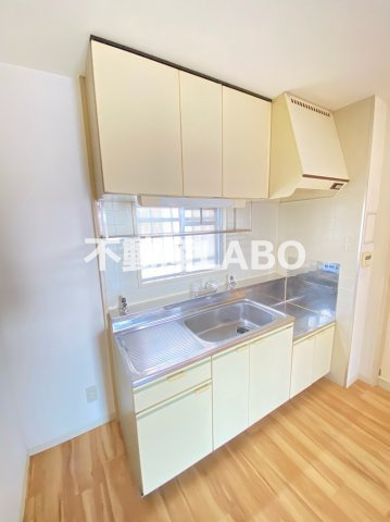 スリースター泉尾のキッチン